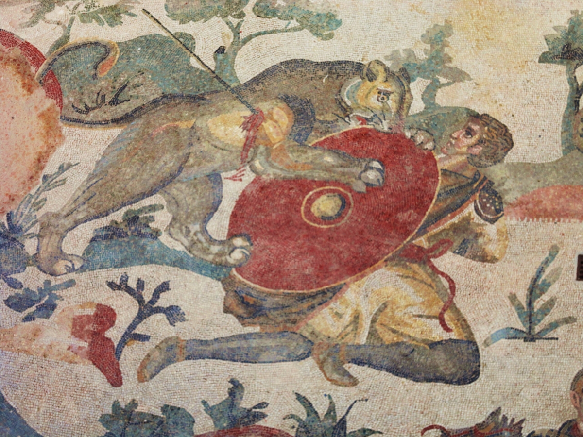 Mosaici_della_Villa_del_Casale_-_Piazza_Armerina_-_Sicilia_-_lotta_con_belve